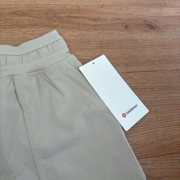 Lululemon Athletic Dance Studio High Rise Short 3.5” Mojave Tan NWT Size 2 - Picture 3 of 8
